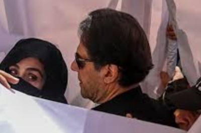 عمران خان کیخلاف توشہ خانہ کیس کس نے دائر کیا؟