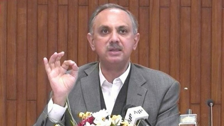 عمر ایوب کے کزن جلسے سے گرفتار، بیٹے اور بھتیجے کی گرفتاری کی بھی کوشش