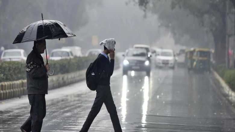 کراچی کے مختلف علاقوں میں اچانک بارش سے موسم خوشگوار