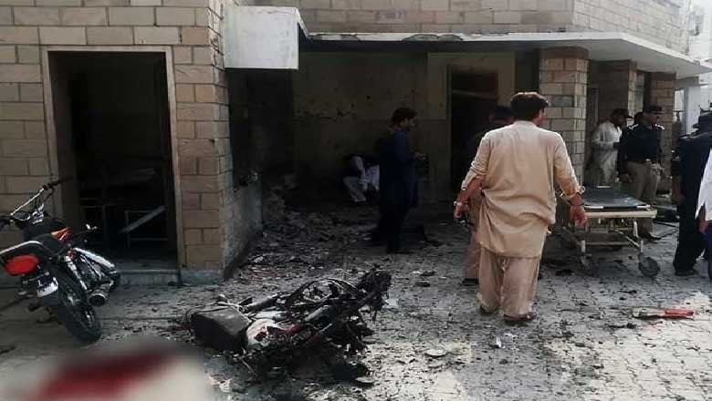 ڈی آئی خان میں پولیس موبائل پر بم حملہ، انتخابی سیکیورٹی پر تعینات چار اہلکار شہید