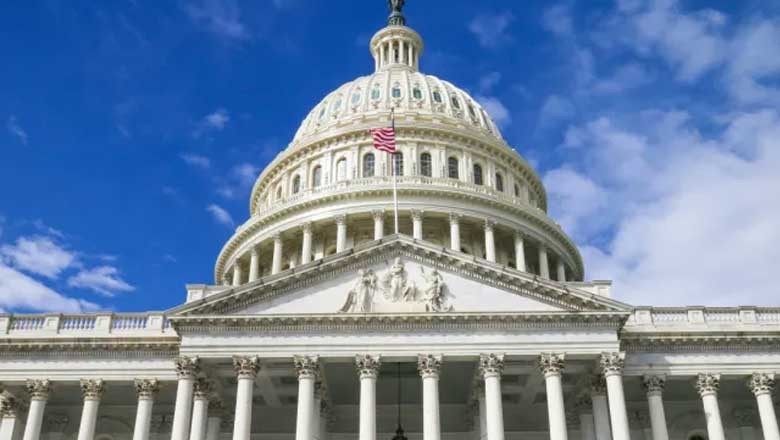 ’پاکستان میں جمہوریت خطرے میں ہے، امریکا پاکستانیوں کے ساتھ کھڑا ہو‘