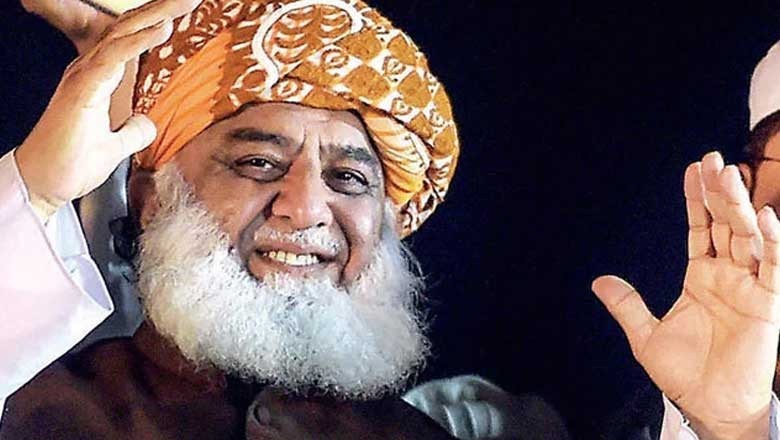 اسٹیبلشمنٹ نے الیکشن کے نتائج بنانے کیلیے اربوں روپے لیے، فضل الرحمان