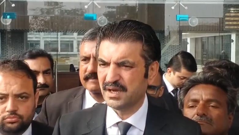 اب اگر کوئی گھر میں داخل ہوا تو اُس پر فائرنگ کردوں گا، شیر افضل مروت کا اعلان