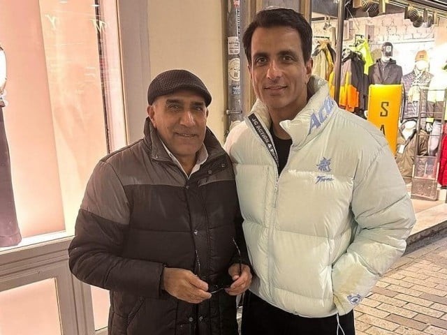 بھارتی اداکار کی ترکیہ میں فرشتہ صفت پاکستانی شہری سے ملاقات