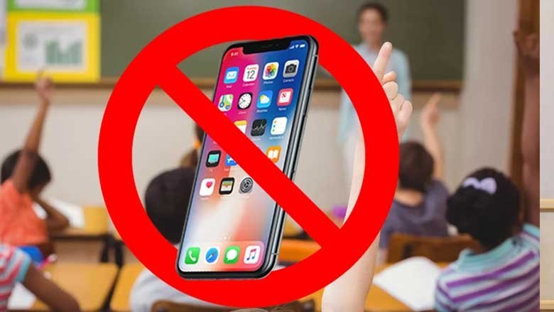 اسکولوں میں موبائل فون کے استعمال پر پابندی عائد