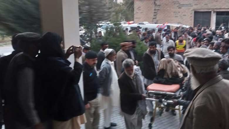 مسافر بس کھائی میں گرنے سے 10 سے زائد مسافر جاں بحق، اموات میں اضافے کا خدشہ