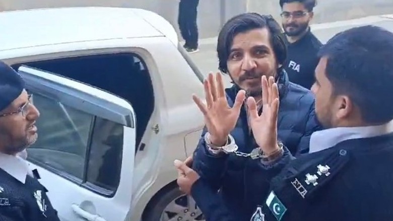 "طاقت ور لوگ جتنے کیس بنالیں ذرائع نہیں بتاؤں گا" : اسد طور کا مزید تین روزہ جسمانی ریمانڈ منظور