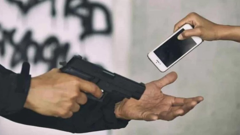 کراچی میں ڈاکو راج، 2 ماہ میں 15 ہزار سے زائد شہری لٹ گئے