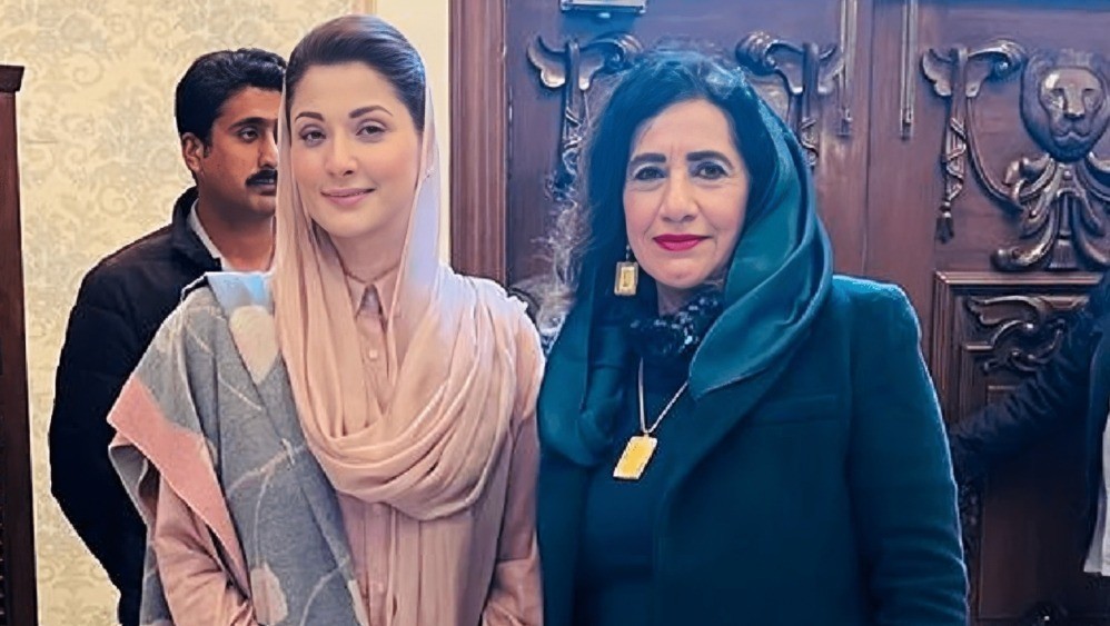 سوئمنگ پول میں انجوائے عظمی کاردار کو مہنگا پڑ گیا، لاکھوں روپے کا جھٹکا