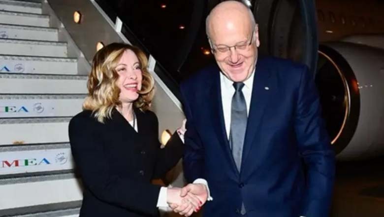 لبنانی وزیر اعظم کا اجنبی عورت سے مصافحہ اور بوسہ، تنقید کی زد میں آگئے