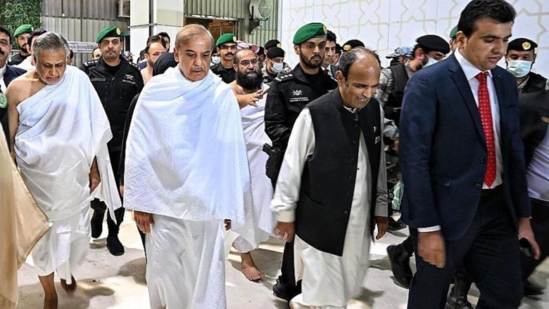 وزیراعظم اپنے خرچ پر تین روزہ سرکاری دورے پر سعودی عرب پہنچ گئے