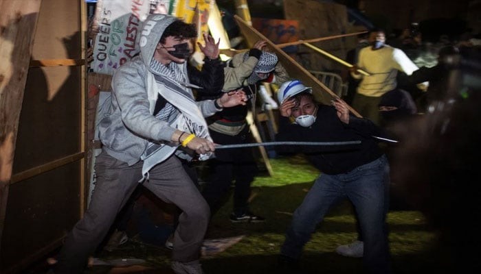 امریکا میں اسرائیلیوں کا یونیورسٹی طلبا پر حملہ اور تشدد