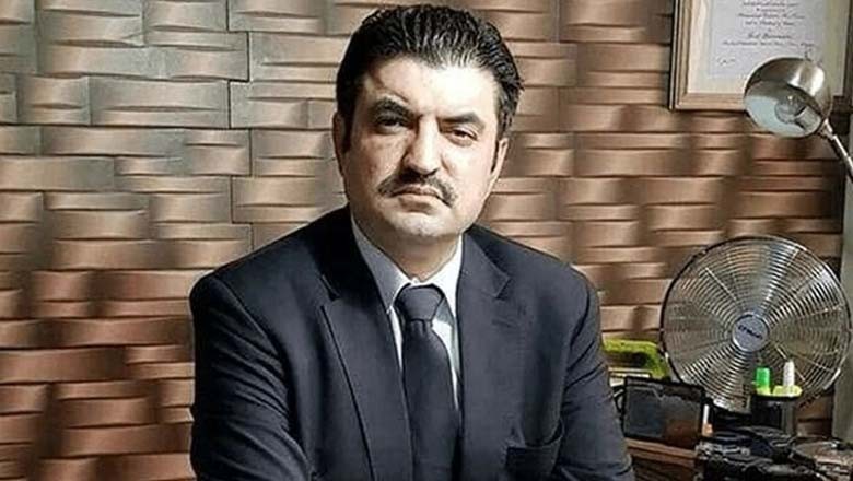 شیر افضل مروت پی ٹی آئی کی سیاسی کمیٹی سے فارغ، ذرائع