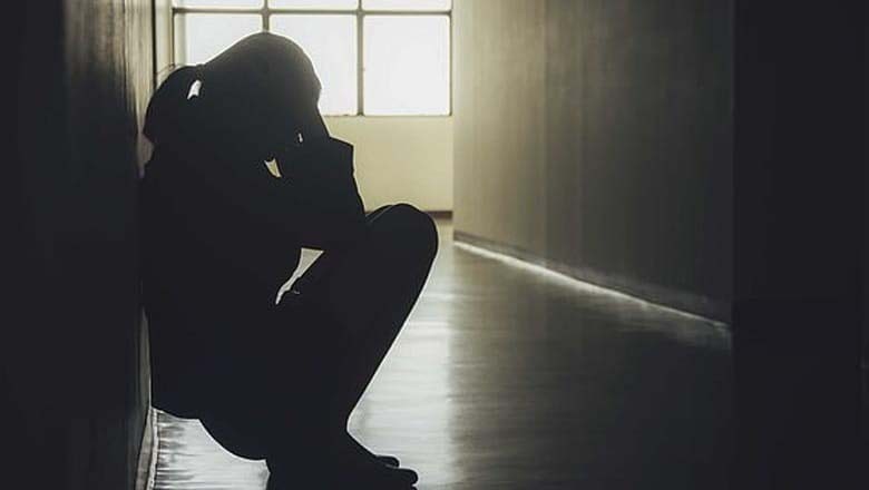 دادو میں 13سالہ لڑکی سے اجتماعی زیادتی، ویڈیو بھی بنالی