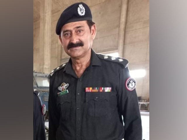 کراچی، سندھ پولیس کا ڈی ایس پی چوری کی موٹر سائیکلیں اور گاڑیاں فروخت کرتے پکڑا گیا