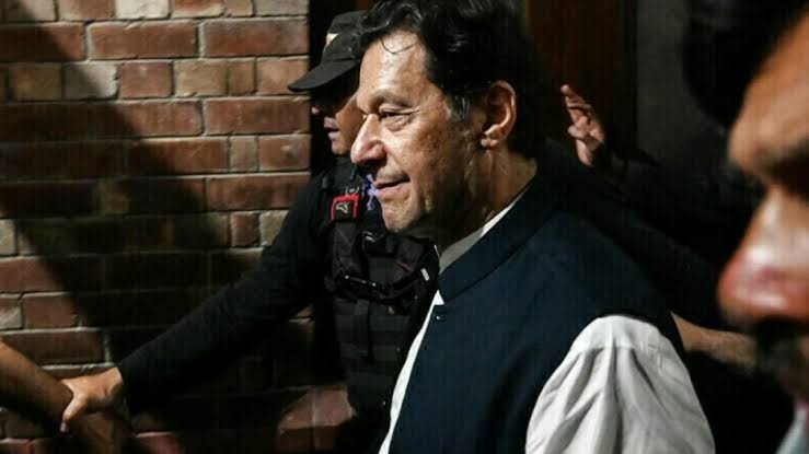 شیخ مجیب ٹویٹ، عمران خان کا ایف آئی اے کے ساتھ تعاون سے انکار