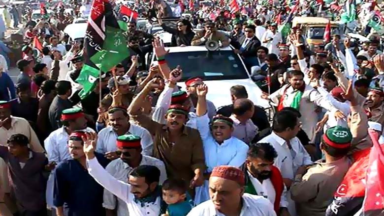 کراچی میں 20گھنٹے کی لوڈشیڈنگ پر پیپلزپارٹی کا وفاقی وزیر سے مستعفی ہونے کا مطالبہ