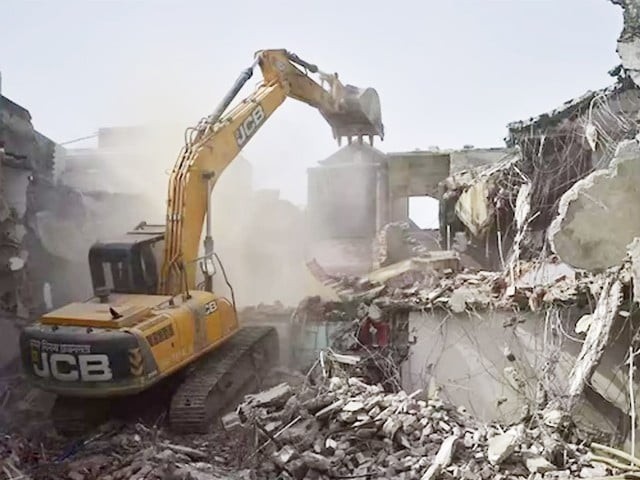 بھارت میں گائے کے گوشت کے نام پر 11 مسلمانوں کے گھر منہدم