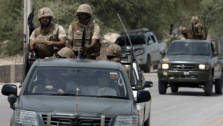 سیکیورٹی فورسز کی گاڑی پر دہشتگردوں کا حملہ، 4 اہلکار شہید، 3 زخمی