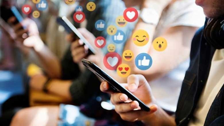 سوشل میڈیا انفلوئنسر کیلیے نیا قانون متعارف، 94 ہزار روپے ادا کر کے لائسنس لینا ہوگا