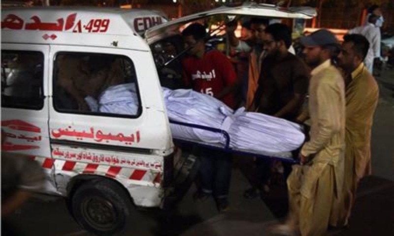 کراچی، لوڈشیڈنگ کی وجہ سے چھت پر سونے والا نوجوان اندھی گولی لگنے سے جاں بحق