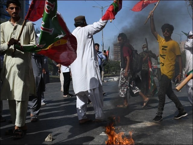 پولیس نے 9 مئی ملزمان سے برآمد اشیا بازار میں فروخت کردیں