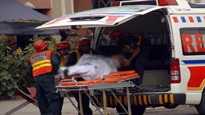 ٹرک کی 2 رکشوں کو ٹکر،3 افراد جاں بحق، 7 زخمی