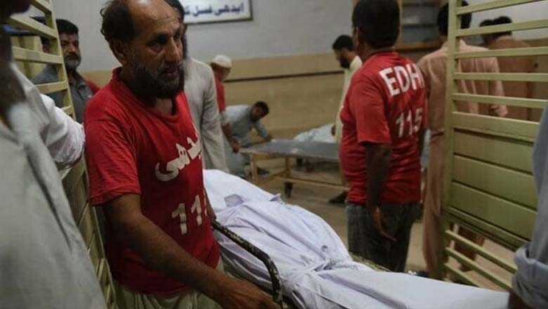 کراچی میں قیامت خیز گرمی سے 8 دن میں 968  شہری جان سے گئے