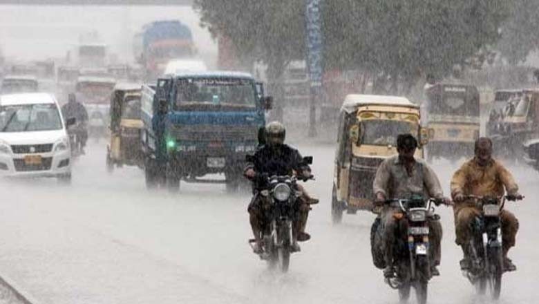 کراچی میں بارش کے بعد گرمی کا زور ٹوٹ گیا، موسم خوشگوار