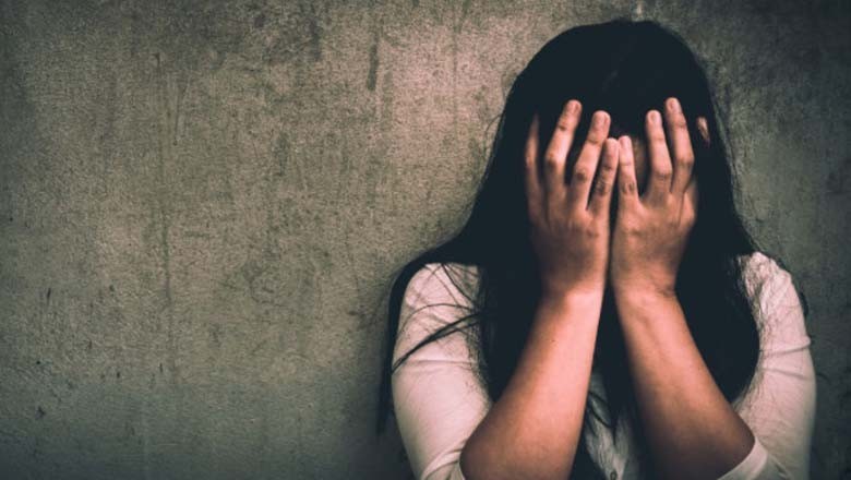 اسٹاپ پر کھڑی خاتون اغواء کے بعد  اجتماعی زیادتی کا نشانہ بن گئی