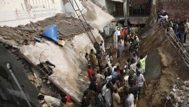 خیبرپختونخوا کے ضلع ہنگو مسجد چھت گرنے سے 13 افراد زخمی