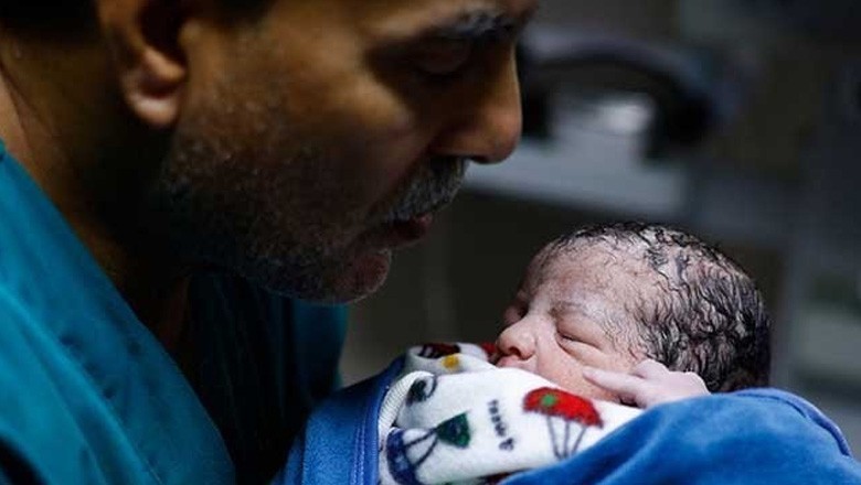 حاملہ خاتون کے ساتھ ڈاکٹرز کی بدسلوکی، ’عملے نے نومولود بچی کو زمین پر پٹخ کر ماردیا‘