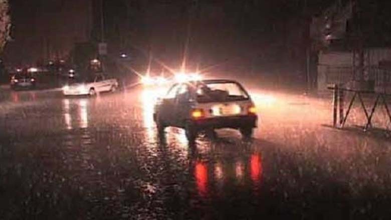 کراچی کے مختلف علاقوں میں تیز ہوا کے ساتھ بارش