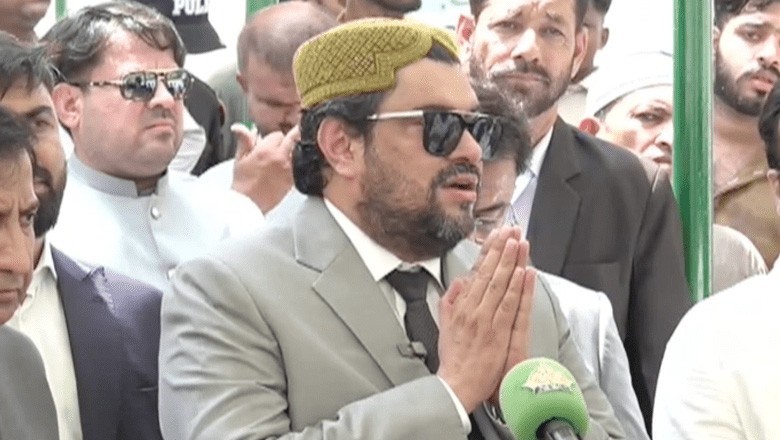 گورنر سندھ کی سیاست پر پابندی لگانے کی تجویز