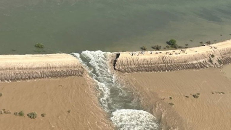 منچھر جھیل میں طغیانی، پانی آبادیوں کیطرف بڑھنے لگا