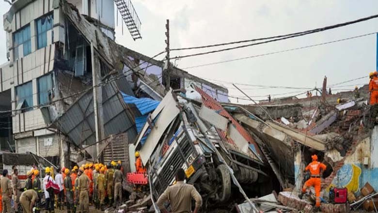 بھارت میں عمارت گرنے سے 8 افراد ہلاک، درجنوں زخمی
