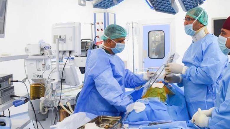 ڈاکٹر کا آپریشن کرنے کیلئے یوٹیوب ویڈیو پر انحصار، بچہ جان کی بازی ہار گیا