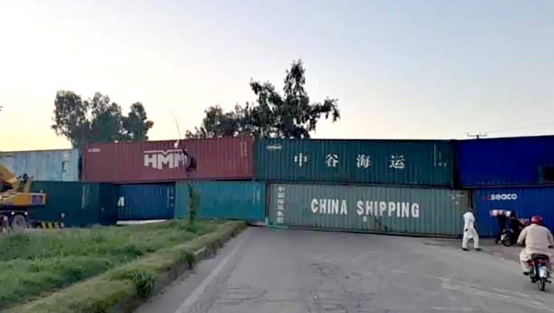 تحریک انصاف کا جلسہ، جڑواں شہروں میں کنٹینرز لگا کر رکاوٹیں کھڑی کر دی گئیں