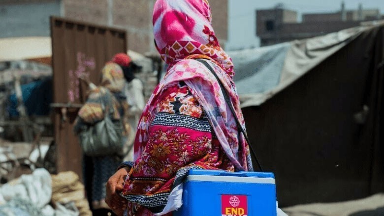 جیکب آباد، زیادتی کا شکار پولیو ورکر جو شوہر نے گھر سے نکال دیا