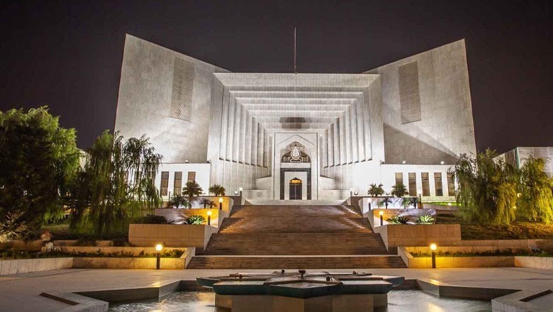 تحریک انصاف سیاسی جماعت ہے، شفاف انتخابات میں الیکشن کمیشن ناکام رہا، سپریم کورٹ