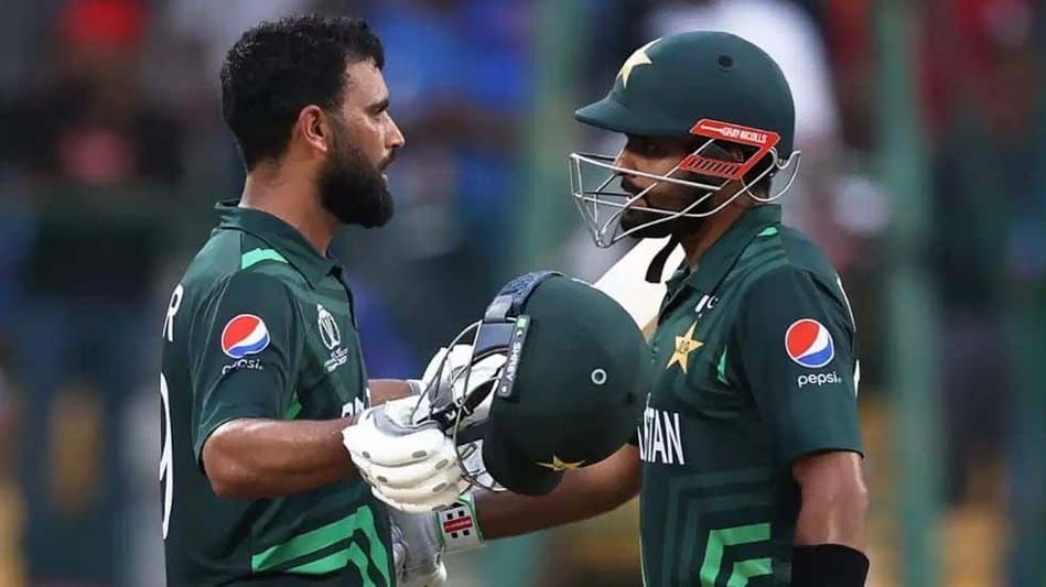 بابر اعظم کی حمایت میں ٹوئٹ کرنا فخر زمان کو مہنگا پڑگیا