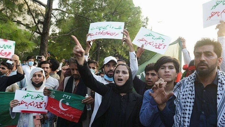 حکومت کی پی ٹی آئی سے 15 اکتوبر کے احتجاج کی کال واپس لینے کی اپیل