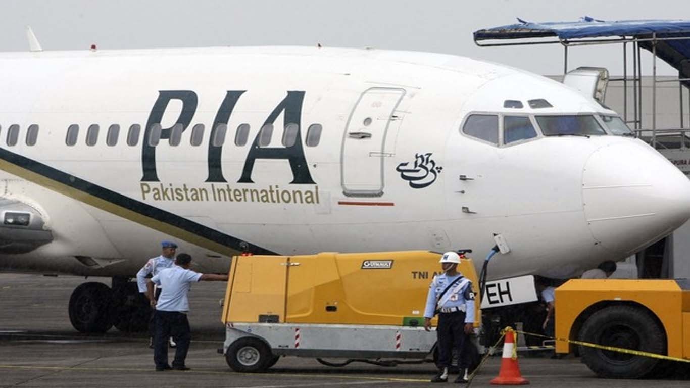 پی آئی اے کا ایک اور فضائی میزبان کینیڈا میں لاپتا