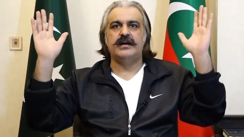 سینئر جج کو چیف جسٹس نہ بنایا تو سڑکوں پر نکلیں گے، وزیر اعلی کے پی