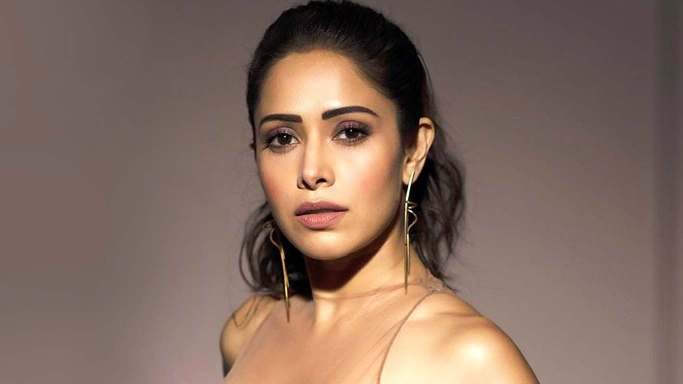 نشرت بھروچا کا خود کو ایک پرتعیش کار کا تحفہ