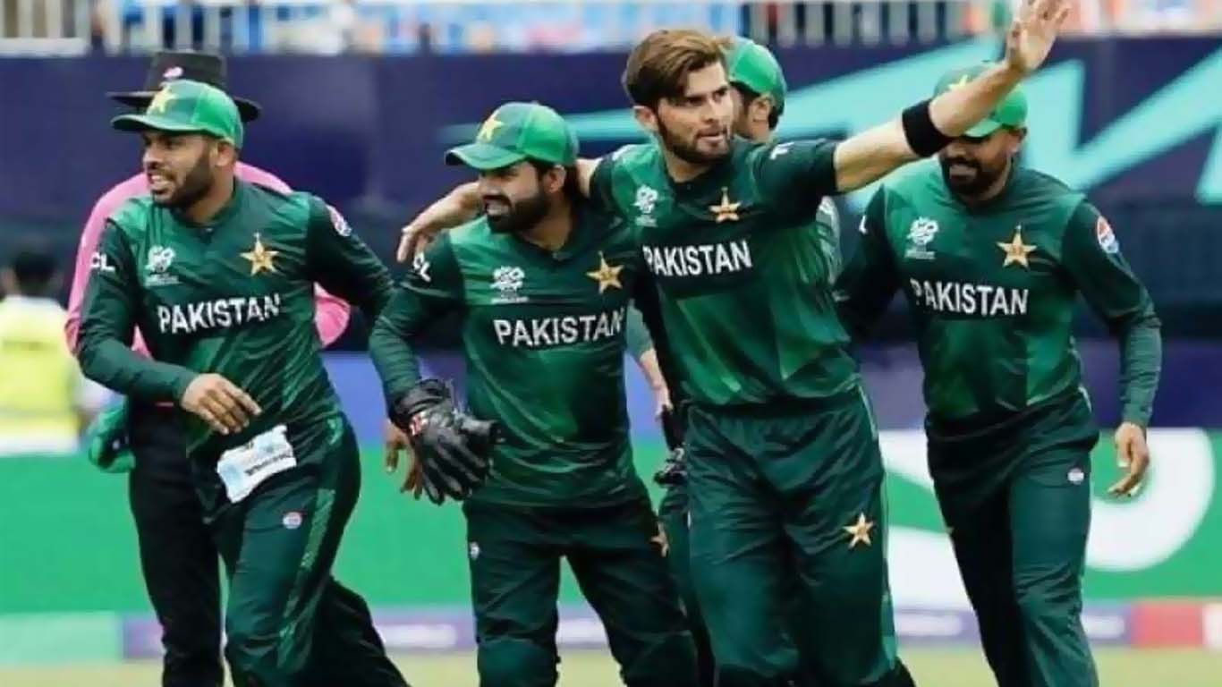 پی سی بی کی 25 کھلاڑیوں کو سینٹرل کنٹریکٹ کی پیشکش، اے کیٹیگری میں کسے لیا گیا؟