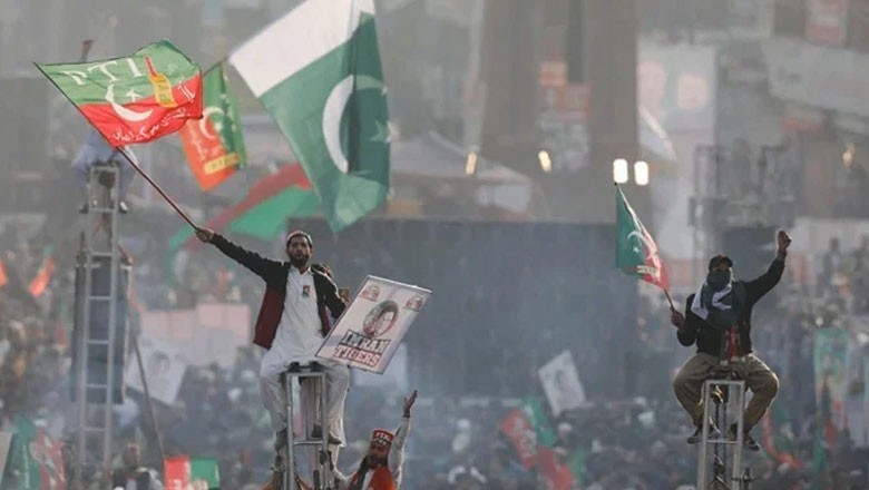 دھرنے کا مقام تبدیل کرنے کیلیے حکومت اور پی ٹی آئی کے مذاکرات جاری