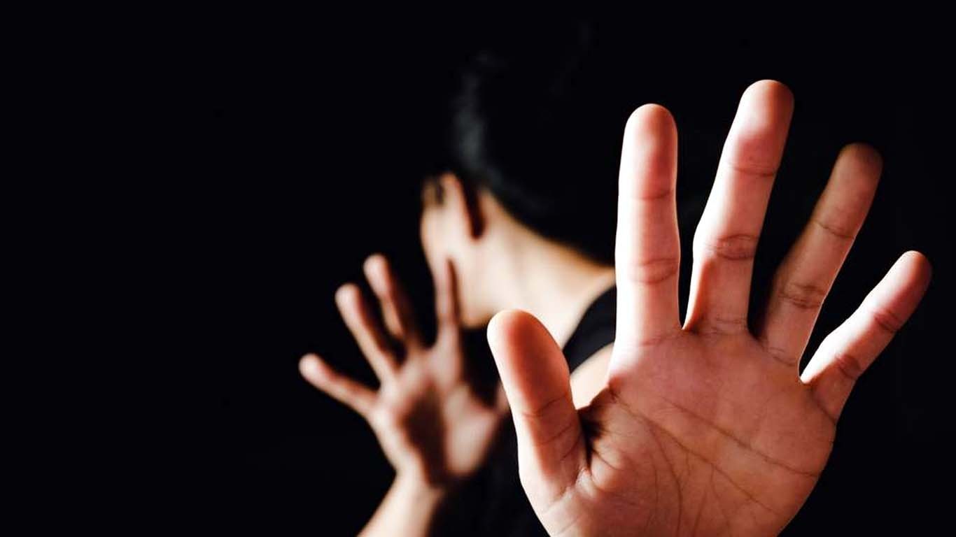 خواتین ٹیچرز سے غیر اخلاقی حرکات کرنے پر اسکول پرنسپل گرفتار