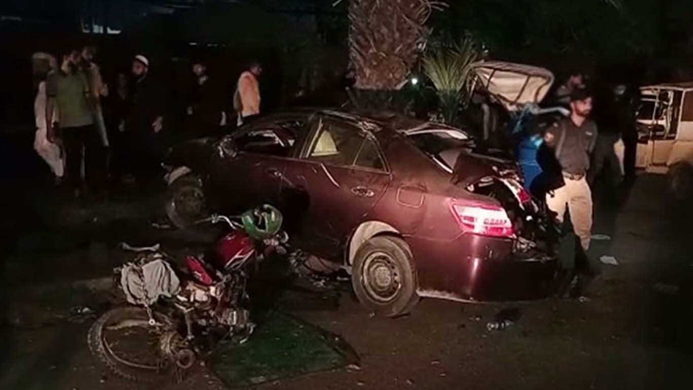 پی ٹی آئی کو دھچکا، امام الحق ساتھی سمیت ٹریفک حادثے میں جاں بحق