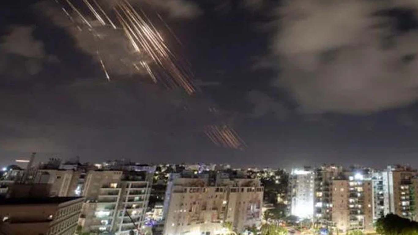 یمن سے تل ابیب پر بیلسٹک میزائل حملہ، ایئرپورٹ بند کردیا گیا